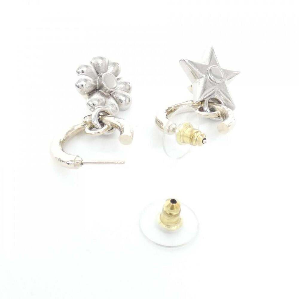 CHANEL Gold Earrings - Picture 3 of 3